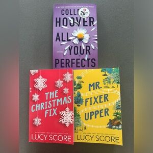 Lucy Score & Colleen Hoover book bundle.
